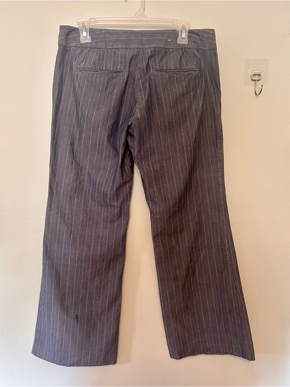 GAP Women's Gray Pinstripe Wide-Leg Trousers - Picture 3 of 4